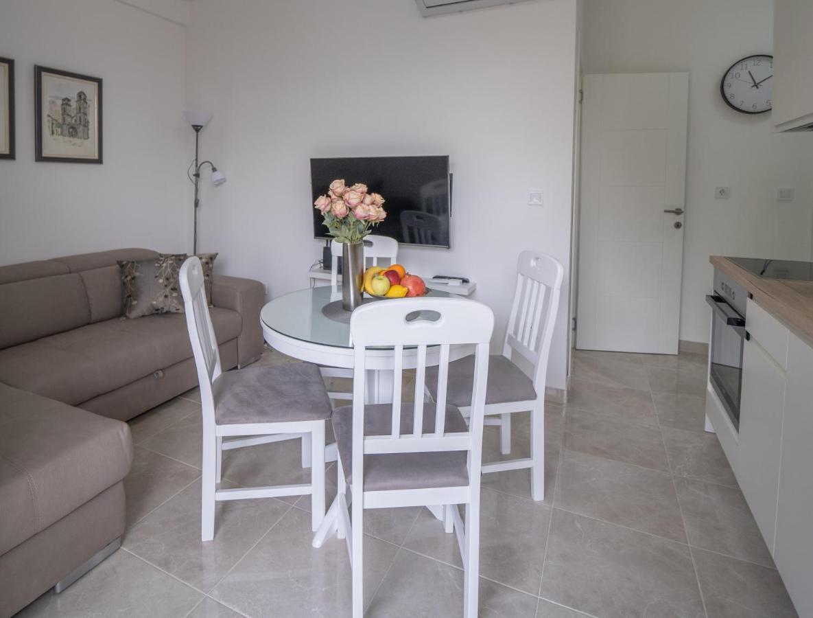 Adriana Apartman *